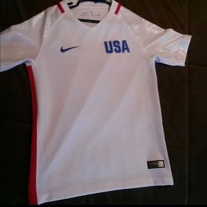 Nike girls soccer jersey